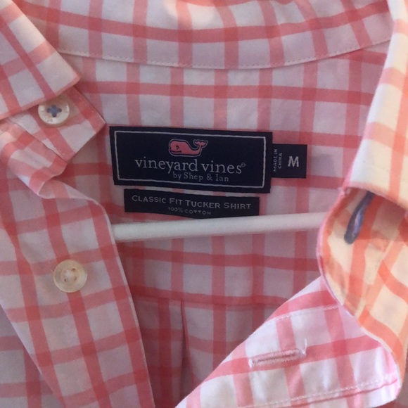 Vineyard vines button up. - Picture 2 of 2